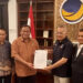 Penyerahan surat rekomendasi dari DPP Partai Nasdem kepada dr. Charles Budi Doku (CBD) sebagai Calon Wali Kota Gorontalo untuk Pilwako bulan November nanti.