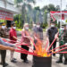 Kejaksaan Negeri (Kejari) Kota Gorontalo memusnahkan ribuan obat-obatan hasil tindak pidana, yang digelar di halaman Kantor Kejari Kota Gorontalo, Kamis (8-82024). Foto : Lukman/Lukman Polimengo.