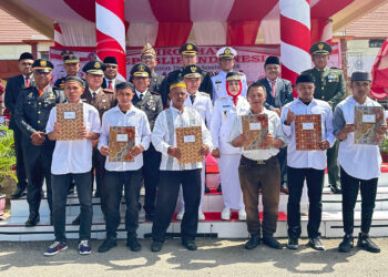 Sebanyak 158 narapidana di Lembaga Pemasyarakatan Kelas IIb Pohuwato menerima remisi umum dalam rangka HUT Kemerdekaan RI ke 79, Tahun 2024. Penyerahan remisi tersebut berlangsung di lapangan upacara kantor Bupati Pohuwato, pada Sabtu (17-8-2024)