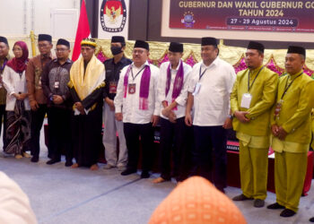 Bakal pasangan calon (Bapaslon) Gubernur dan Wakil Gubernur Gorontalo, Tonny Uloli dan Rustam Akili (TULUS), mendaftarkan diri ke Komisi Pemilihan Umum (KPU) Provinsi Gorontalo, pada Rabu (28/8/2024). Foto : Lukman/mimoza.tv.