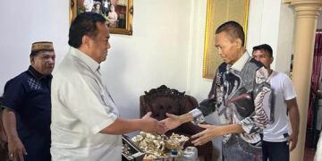 Wakil Ketua DPR RI Bidang Koordinator Industri dan Pembangunan (Korinbang), Rachmat Gobel (RG), saat bersilaturahmi dengan staf khususnya, Rustam Akili.