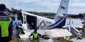 Pesawat miliki maskapai SAM Air yang jatuh di area Bandara Bumi Panua, Kabupaten Pohuwato, Ahad (20-10-2024).