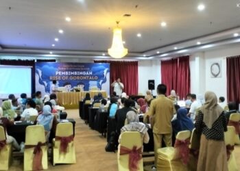 Peserta Rise Of Gorontalo Lomba Cerdas Cermat Tingkat SD se Provinsi Gorontalo mendapatkan materi bimbingan dari panitia. (Foto : Lukman/mimoza tv)