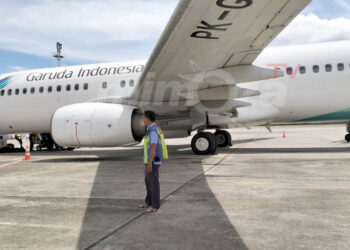 Pesawat maskapai Garuda Indonesia saat tiba di Bandara Djalaludin, Gorontalo. (Foto : Lukman/mimoza.tv)