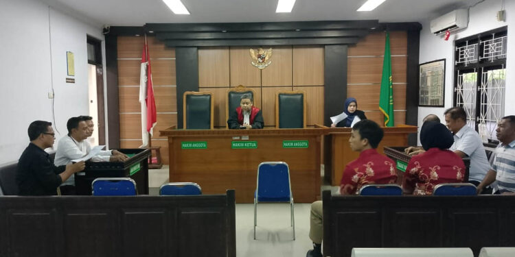 Suasana sidang praperadilan dugaan kasus penipuan dengan tersangka Herman Abdullah alias Manto, di PN Gorontalo, Jumat (20/12/2024).