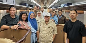 Wali Kota Adhan Dambea Bersama Pimpinan OPD naik kereta menuju Surabaya dengan dana pribadi Wali Kota. Dalam kunjungan ke Ibu Kota Jawa Timur itu, Adhan menjadikan Musyawarah Nasional (Munas) Asosiasi Pemerintah Kota Seluruh Indonesia (APEKSI) ke-VII sebagai ajang penting untuk membawa perubahan nyata di daerahnya.
