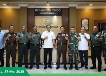 Foto bersama Kejati Gorontalo dengan pejabat tinggi di lingkungan Korem Nani Wartabone.