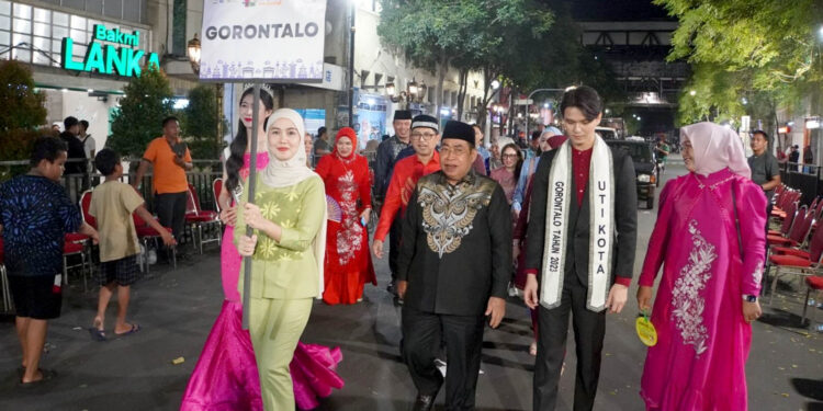 Kontingen Kota Gorontalo di kegiatan Musyawarah Nasional Asosiasi Pemerintah Kota Seluruh Indonesia (Munas APEKSI) 2025 di Surabaya, Jawa Timur.