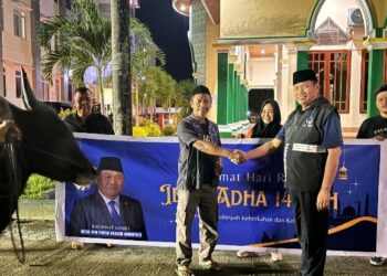 Penyerahan hewan qurban dari RG ke Kapolda dan Kejati Gorontalo.