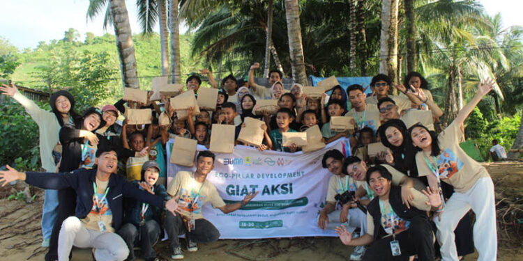 Semangat kolaborasi dan keceriaan peserta ‘Mencerap Ruang Wisata Desa Berdaya Dunu Gorontalo’ yang didukung PLN bersama komunitas Meruang. Kegiatan ini menjadi tonggak penguatan edukasi, ekonomi, dan ekologi di Desa Dunu, Kabupaten Gorontalo Utara.