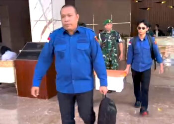 Tim Pidsus Kejari Boalemo saat melakukan penggeledahan di salah satu hotel di Kota Manado. Foto: Tangkapan layar dari video dokumentasi Kejari Boalemo.