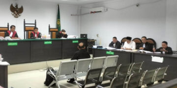 Dua ahli hadir di Pengadilan Tipikor Gorontalo, menegaskan: “Bantuan sosial yang diterima utuh, bukan korupsi.” Sidang digelar Jumat (4/7/2025) dengan perhatian publik terus menguat. (Foto: mimoza.tv)