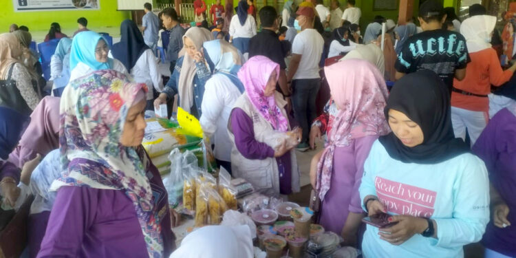 Ikatan Keluarga Alumni (IKA) SMP Negeri Dua Kota Gorontalo sukses menggelar kegiatan IKA SPENDUGO Berbagi, Sabtu (20/9/2029). Foto: Lukman/mimoza.tv.