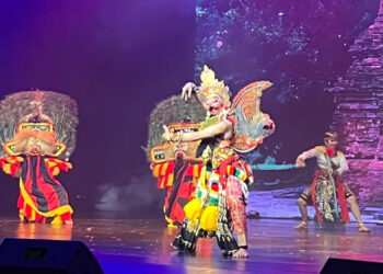 Penampilan Sanggar Tari Candra Waskhita di ajang Indonesian Cultural Night 2025 yang digelar oleh KBRI Bangkok di KBank Siam-Pic Ganesha Theatre, Bangkok, Thailand, Minggu (14/9/2025). Foto: Koleksi Sanggar Tari Candra Waskitha.