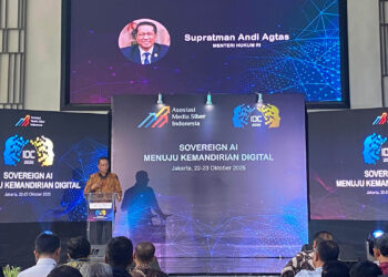 Menteri Hukum dan HAM Supratman Andi Agtas saat memberikan sambutan dalam Indonesia Digital Conference (IDC) 2025 yang digelar Asosiasi Media Siber Indonesia (AMSI) di The Hub Sinarmas Land, Jakarta, Rabu (22/10/2025). Foto: AMSI.