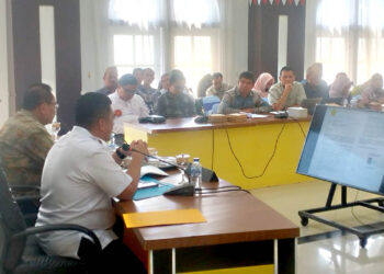 Rapat yang mempertemukan Dirjen Perkebunan Kementerian Pertanian RI, PT Pabrik Gula (PG) Gorontalo, Asosiasi Petani Tebu Rakyat Indonesia (APTRI), dan jajaran Forkopimda Provinsi Gorontalo di Rumah Jabatan Gubernur, Kamis (2/10/2025). Foto: Lukman/mimoza.tv.