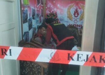 Pada 8 Oktober 2025, tim penyidik melakukan penggeledahan di kantor Sekretariat KONI Provinsi Gorontalo, dan mengamankan sejumlah dokumen penting sebagai barang bukti.