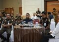 Ketua DPRD Provinsi Gorontalo, Thomas Mopili, bersama pimpinan DPRD saat silaturahmi dengan Kejati Gorontalo. Foto: Penkum.