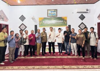 Foto bersama Kepala Kejaksaan Negeri Bone Bolango, Feddy Hantyo Nugroho, S.H., M.H., bersama wartawan.
