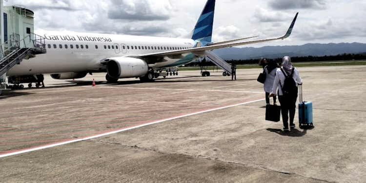Suasana di apron bandara Djalaludin Gorontalo. Foto: Lukman/mimoza.tv