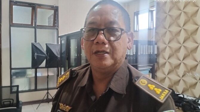 Kepala Seksi Penerangan Hukum (Kasi Penkum) Kejati Gorontalo, Arief Mulya Sugiharto. (Foto, Lukman.