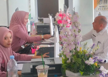 Kepala Dinas Pendidikan Kabupaten Gorontalo Utara, Dr. Irwan Abudi Usman, M.Pd, saat berada di gedung PTSP Kejati Gorontalo, Rabu (15/4/2026). Foto: Lukman/mimoza.tv.