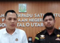 Kasi Intel Kejari Gorontalo Utara, Andri Setiawan (kemeja putih), bersama Kasi Pidsus, Eric B.C. Nikijuluw.
