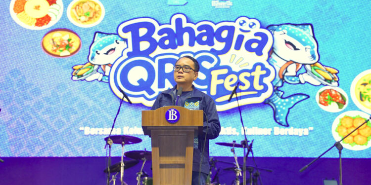 Kepala Perwakilan Bank Indonesia Provinsi Gorontalo, Bambang Satya Permana, saat menberikan sambutan pada penutupan ivent BAHAGIA QRISFest 2026. Foto: Humas KPwBI Provinsi Gorontalo).