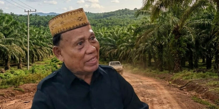 Mus Igirisa, dan latar belakang gambar ilustrasi perkebunan sawit.