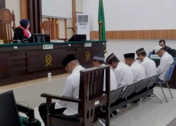 Para terdakwa PETI saat menjalani sidang di PN Tilamuta dengan agenda tuntutan Senin, (10/8/2026).