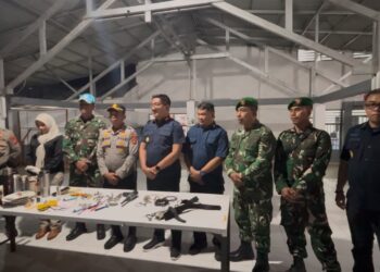 Lapas Kelas IIA Gorontalo kembali menjadi sasaran pemeriksaan gabungan. Sejumlah barang yang dinilai berpotensi disalahgunakan warga binaan diamankan petugas dalam razia mendadak, Kamis (17/9/2026).