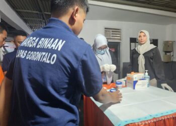 Pada razia gabungan yang digelar Kamis (17/9/2026), jajaran Lapas Gorontalo juga melakukan tes urine secara acak terhadap warga binaan. Pemeriksaan serupa turut menyasar petugas yang sedang berdinas.