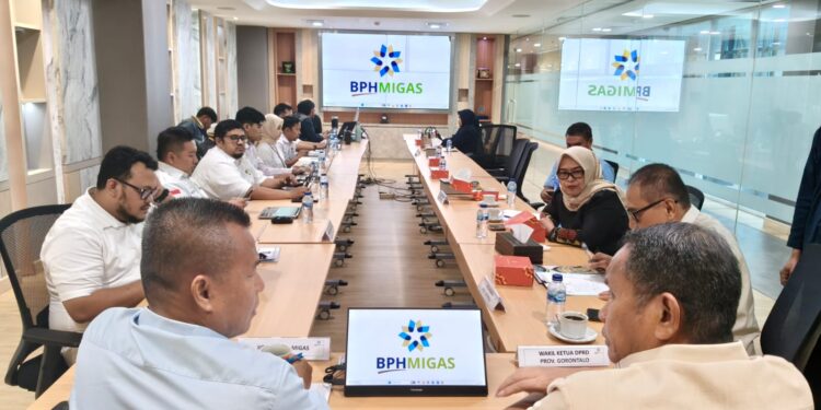 Komisi II DPRD Provinsi Gorontalo saat mengunjungi BPH MIGAS